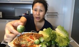 幼儿人吃小虾瓜