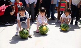 西瓜节吃瓜比赛