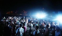 吃瓜开场音乐,跟随吃瓜开场音乐，探寻美食与音乐的奇妙融合