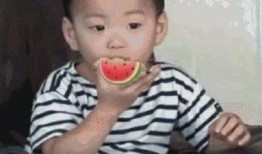 女友在吃瓜表情包