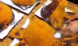 和对象吃烧烤吃瓜,共享欢乐时光