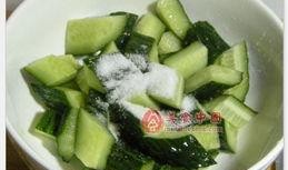 黄瓜吃瓜草莓榴莲,探寻夏日水果界的奇妙组合”