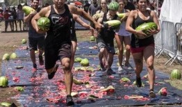 西瓜节吃瓜比赛