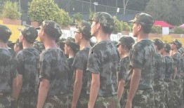 军训的视频吃瓜,吃瓜群众围观“萌新”成长记