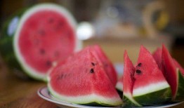 每天都吃大瓜,揭秘娱乐圈新鲜事