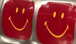 聚精会神吃瓜文案搞笑,聚精会神吃瓜，欢乐无限