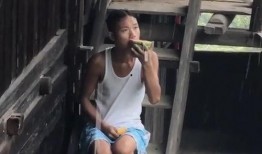 雨天 吃瓜 梳头,夏日清凉生活小趣事