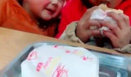 弟弟吃姐姐的瓜,揭秘弟弟与姐姐的甜蜜瓜界趣事