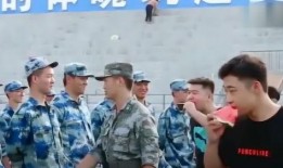 吃瓜学长被军训,吃瓜学长揭秘军训那些事儿